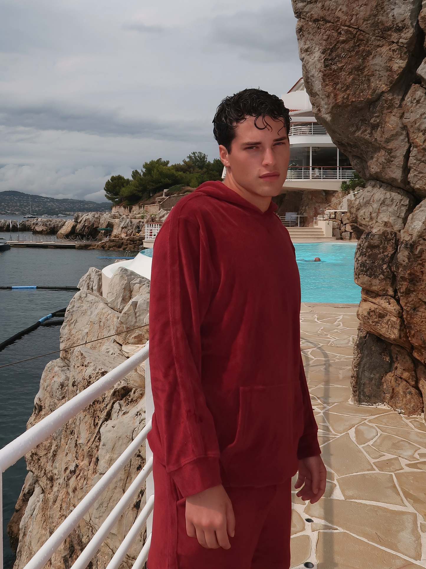 RESORT UNIVERSAL HOODIE IN SUNBURN